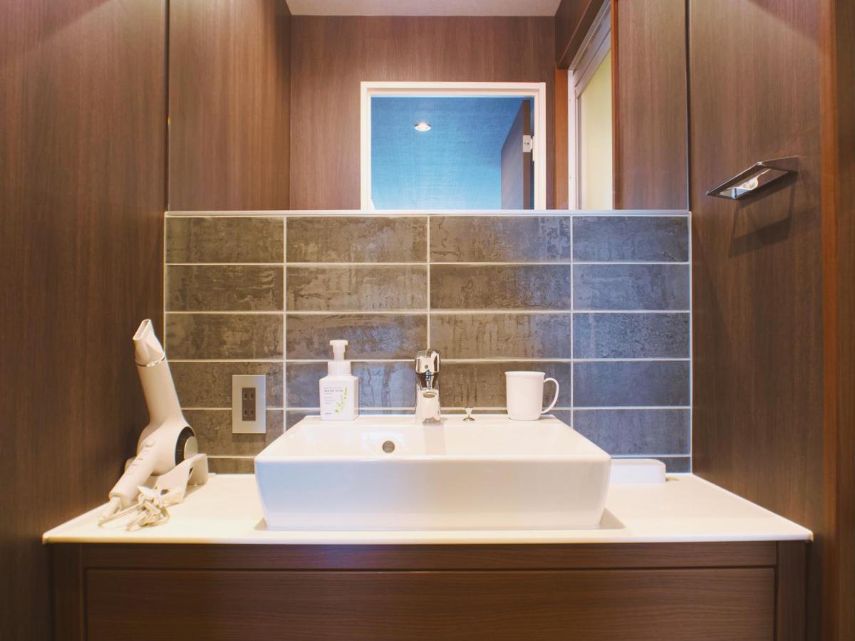 Grand Base Hakata Bay Aparthotel Fukuoka  Exteriör bild